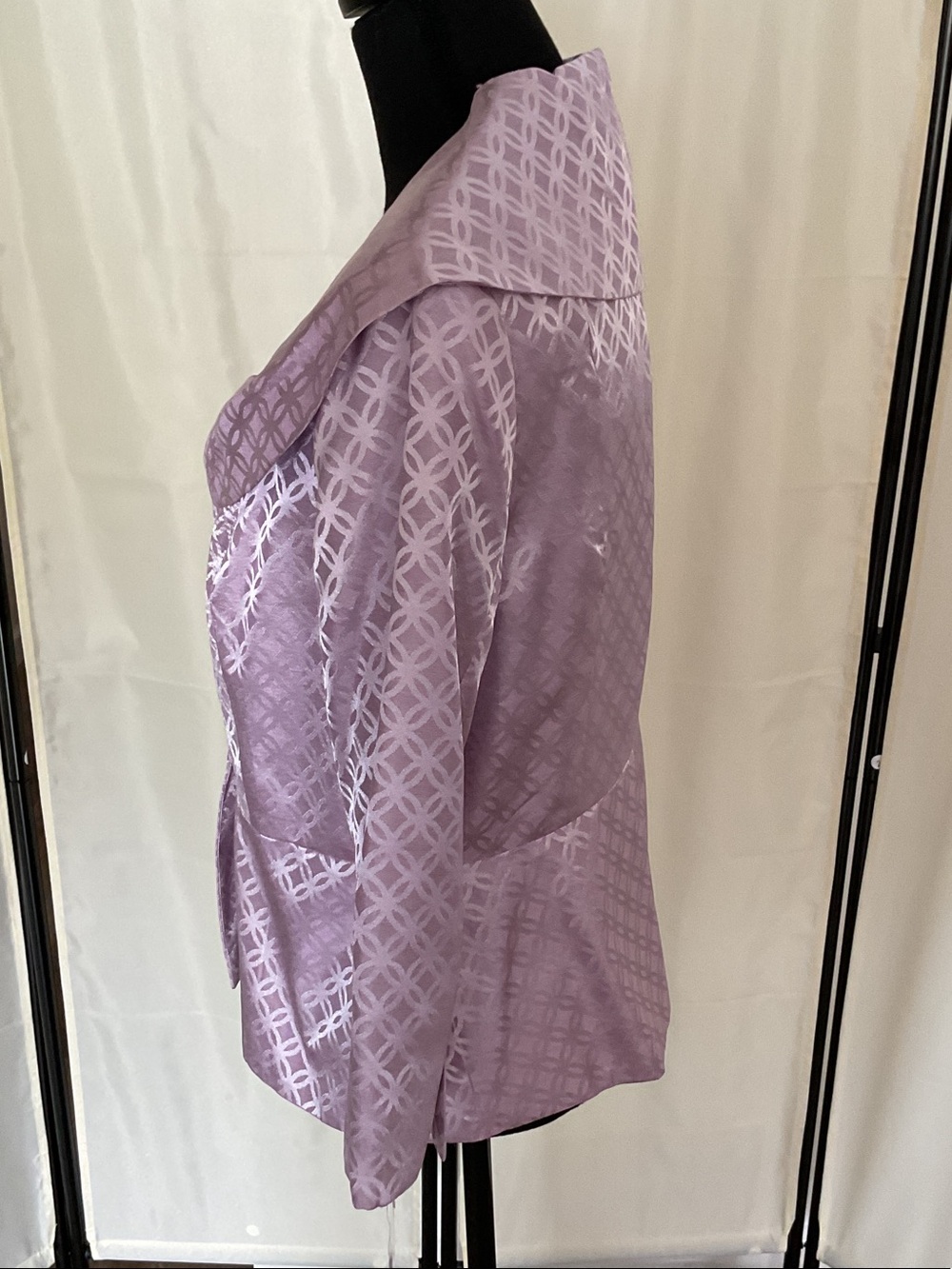 Abella Lavender Satin Patterned Shawl-Collar Jacket - Picture 3 of 6